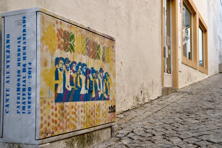 Self-guided discovery walk of Évora's cobbled streets and gardens