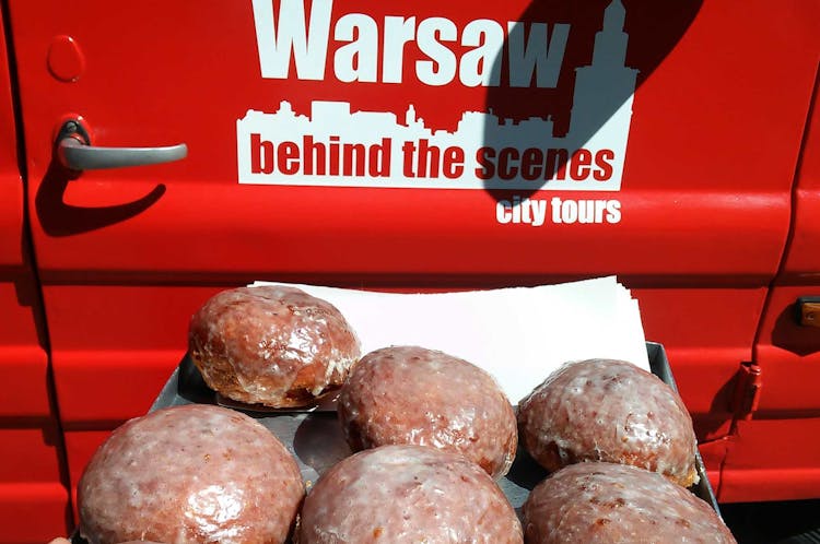 Warsaw food tour by retro minibus