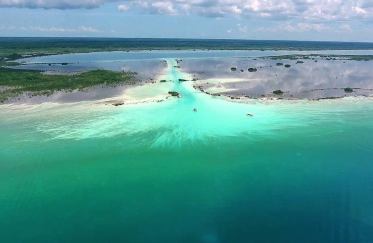 Bacalar lunch and lagoon guided tour