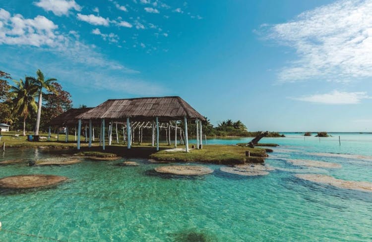 Bacalar lunch and lagoon guided tour