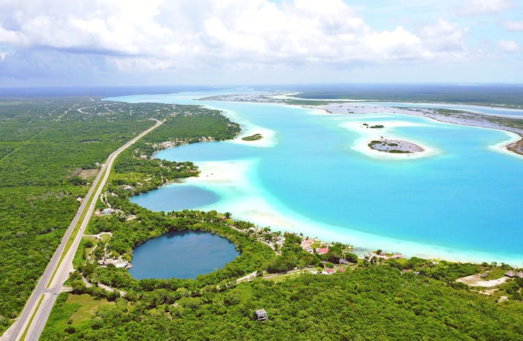 Bacalar lunch and lagoon guided tour