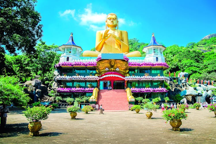 Sri Lanka ancient kingdoms and Buddhist temples 4-day tour from Kandy