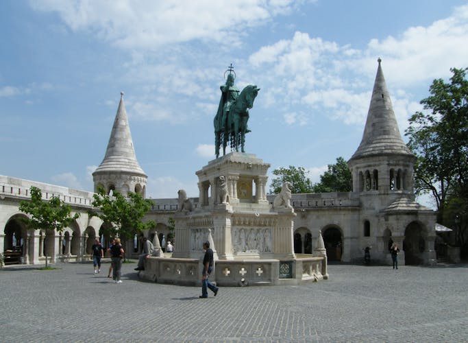 Buda Castle walking tour and visit to the Hospital in the Rock