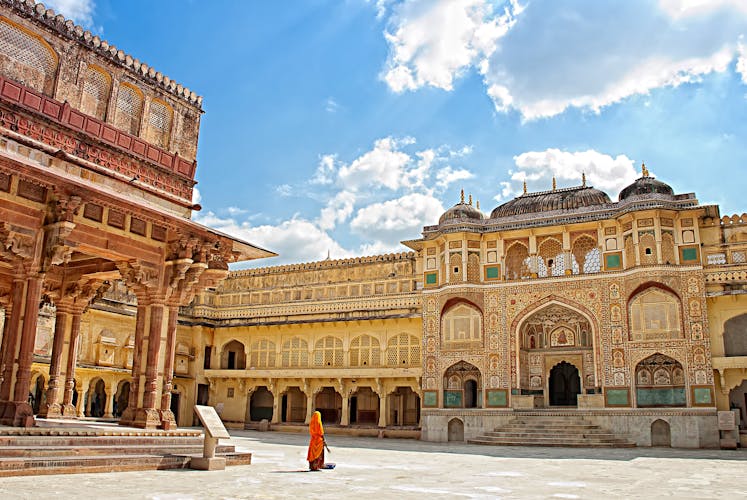 Jaipur's palace and fort tour from Delhi