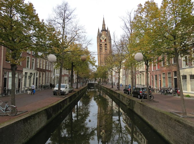 Self guided tour with interactive city game of Delft