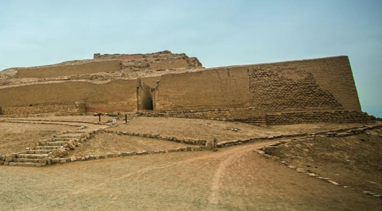 Pachacamac archaeological complex and Larco Museum private tour