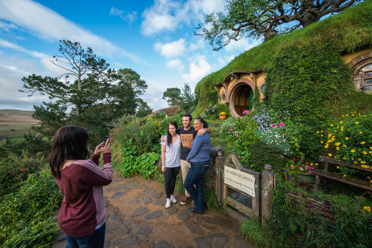 Hobbiton-Express-Tour-Bush-and-Beach-1.jpg