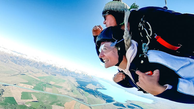 9,000ft Skydive tandem over Mt. Cook