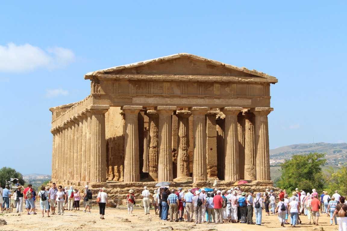 Agrigento-Valley-of-the-Temples8255196.jpg