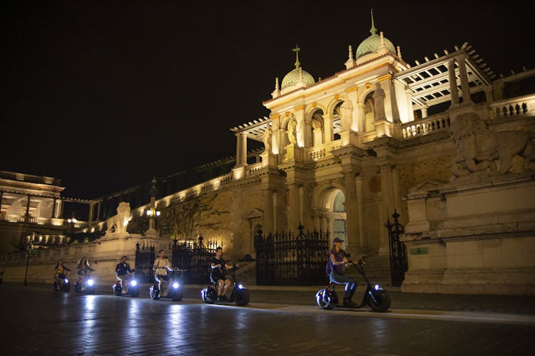 Guided sunset and night tour in Budapest by E-scooter