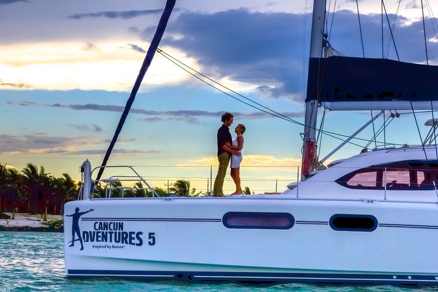 Sunset luxury sailing Cancun Mexico 3.jpeg
