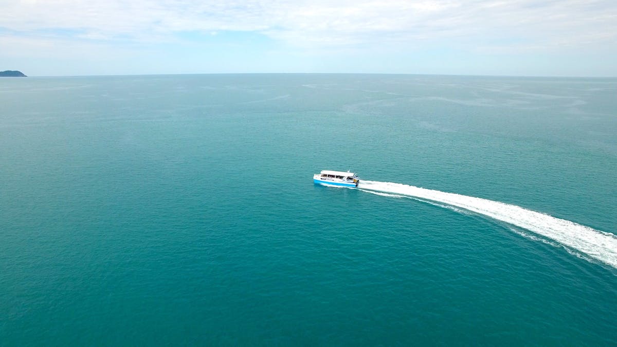 Whitsunday Bullet - From above - Explore Whitsundays.JPG