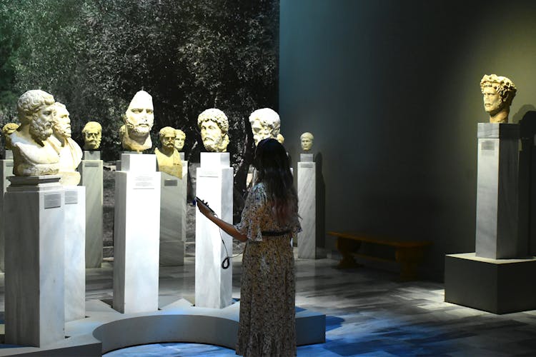 Self-guided audio tour of National Archaeological museum of Athens