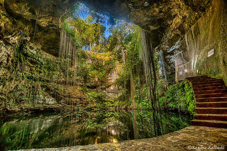 Chichen Itza , Oxman and Ik Kil cenotes guided tour with lunch