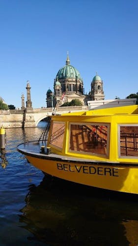 East-Side-Tour - a city tour on the river Spree to the east of Berlin