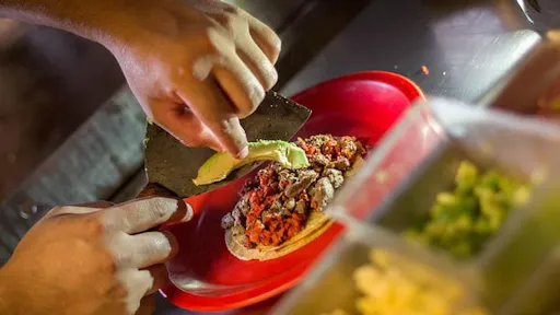 Taco tour Cancun 3.jpg