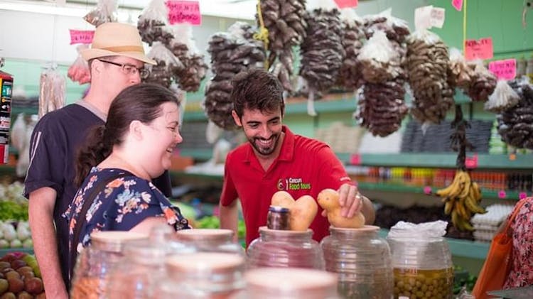 Mexican cooking class and local market guided tour with transportation in Cancun