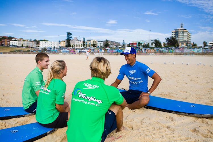 Beginner surf lesson at Bondi Beach