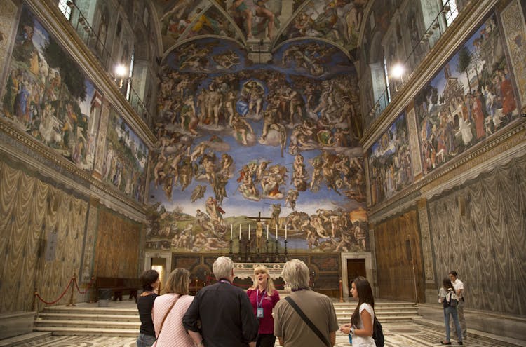 Essential Vatican guided tour: Skip-the-line Vatican Museums and Sistine Chapel