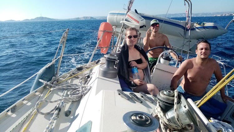 Full-day sailing excursion in the Calanques from Marseille