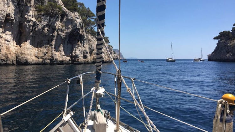 Full-day sailing excursion in the Calanques from Marseille