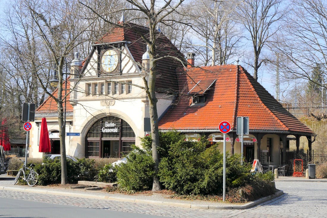Grunewald S-Bahnhof.jpeg