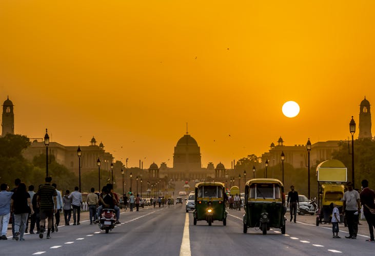 Full-day heritage walking tour with lunch and shopping in Delhi