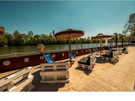 canoe rental riverhouse.jpg