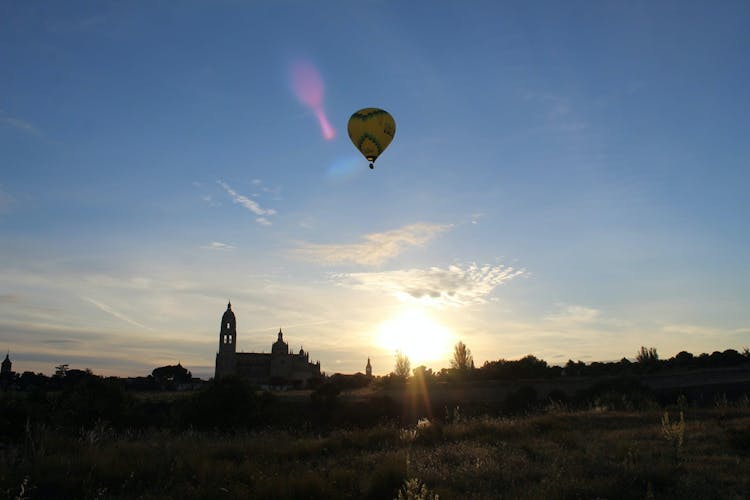 Segovia hot air balloon flight with transfer 2.jpeg