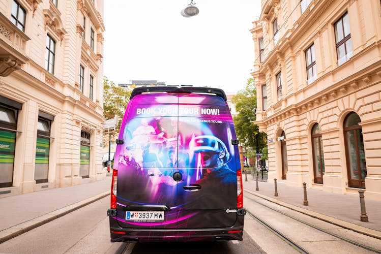 Vienna city bus tour with virtual reality experience