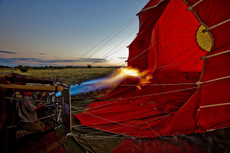 30 minute early morning hot-air balloon flight in Alice Springs