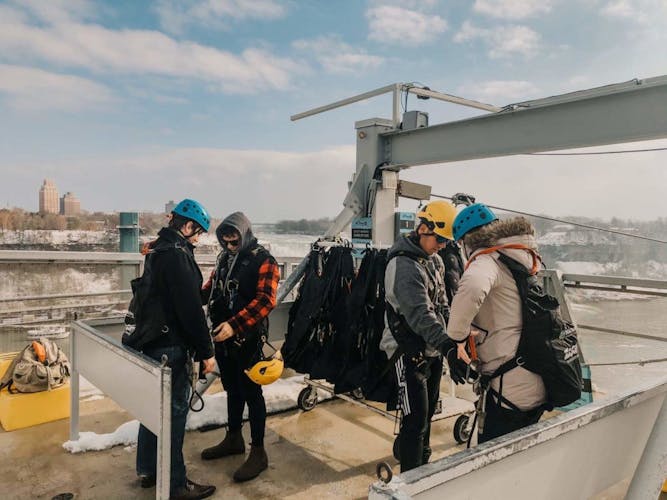 Niagara falls daytime zipline