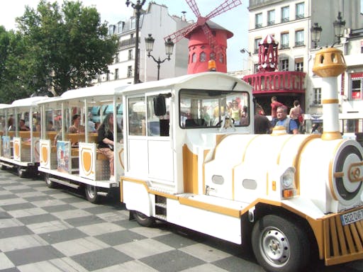 devt le moulin avec panneaux décoratifs CPIL.JPG