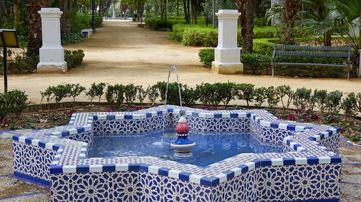 Santa Cruz neighborhood Seville 1.jpeg