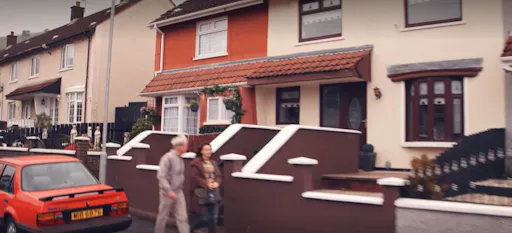 Derry Girls s1e4 00-04-04.JPG