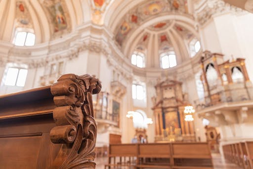 kirchenbank2[1].jpg