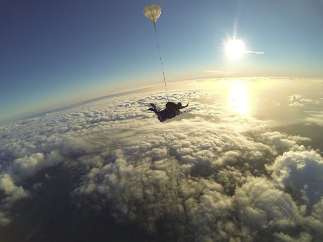 20,000ft skydiving experience in Auckland