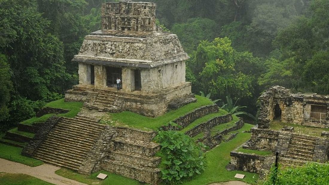 Palenque archaeological site 2.jpg