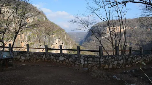 Aguacero Waterfall Mexico Chaiapas 4.jpg