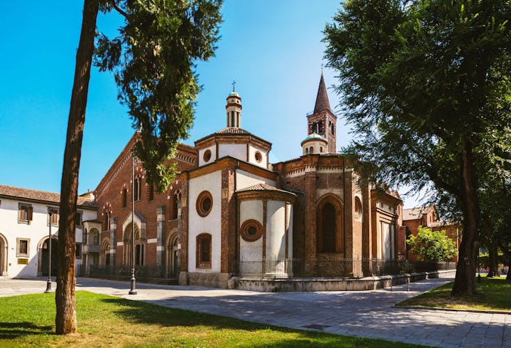 Navigli Canals of Milan private walking tour with a local guide