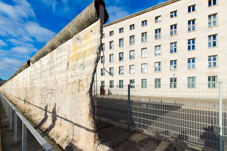 Private guided walking tour to the Cold War in Berlin