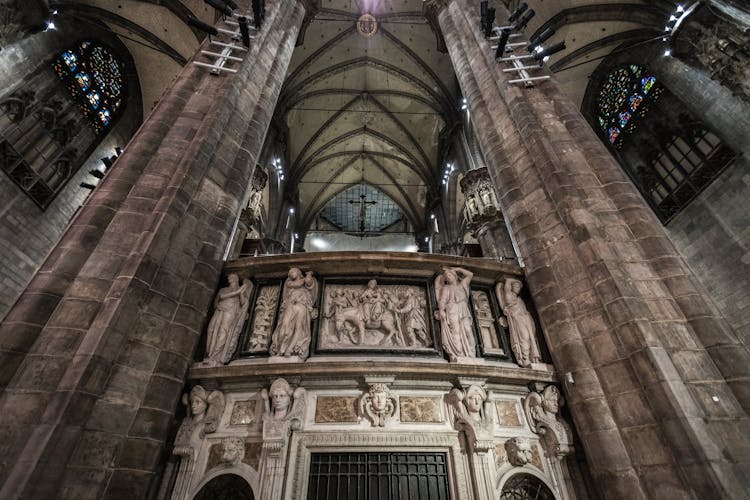 Skip-the-line Duomo tour in Milan