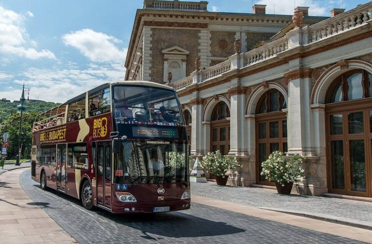 Big Bus tour of Budapest