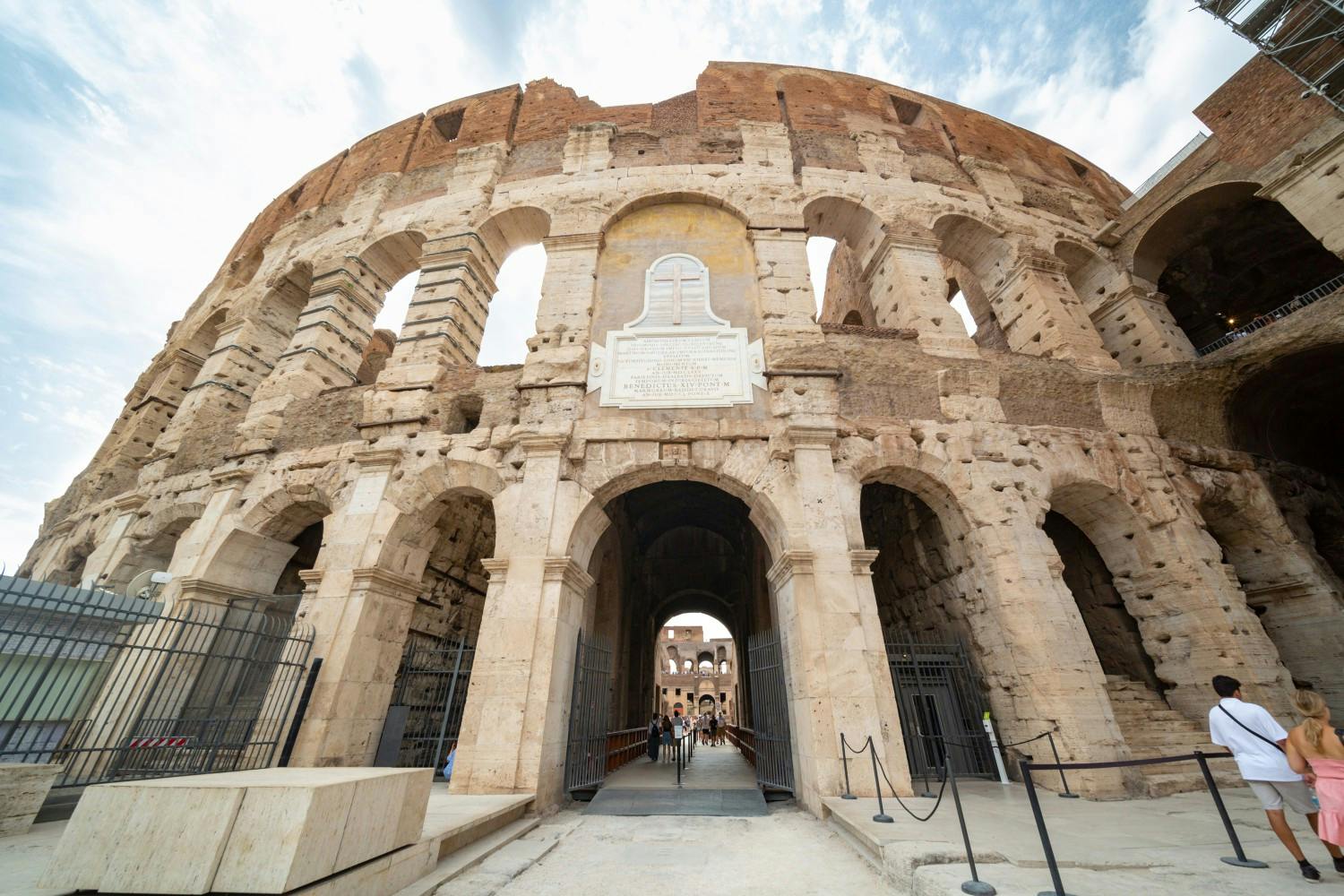 1. Italy_Rome_The Colosseum_02.jpg