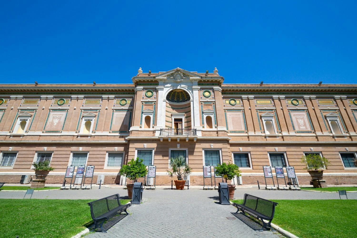 7. Italy_Rome_Vatican Museum_19.jpg