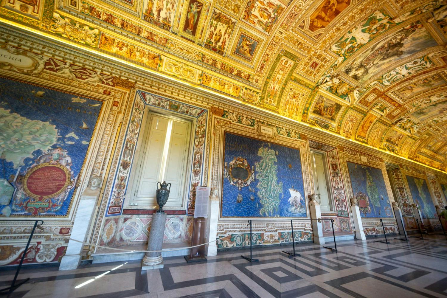 12 Italy_Rome_Vatican_Museum_13_JPG.jpg