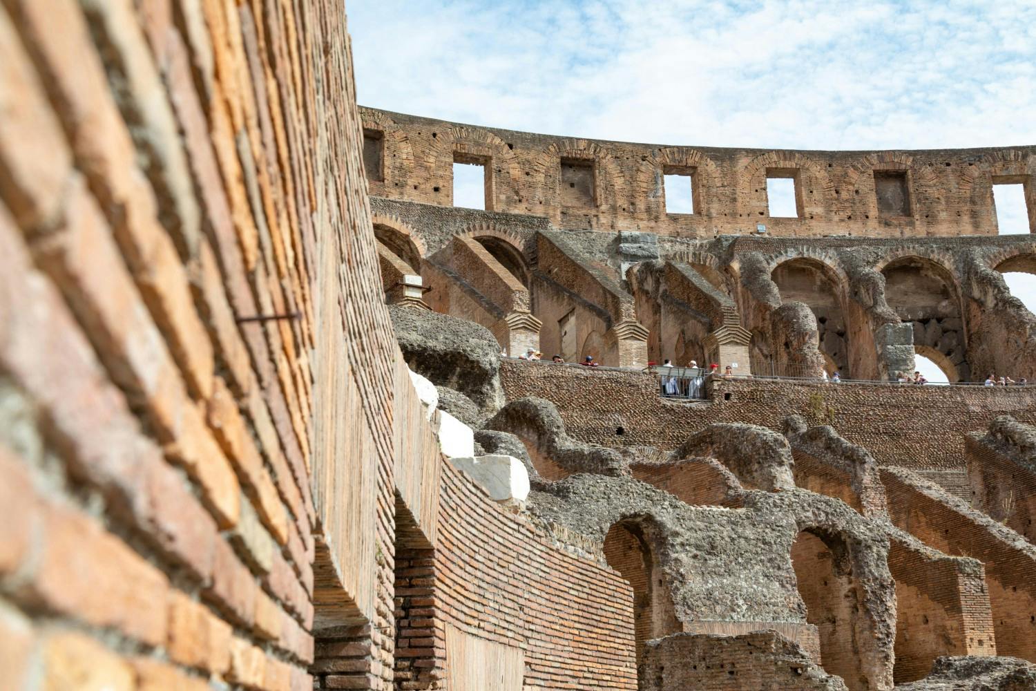 9 Italy_Rome_The_Colosseum_25_JPG.jpg