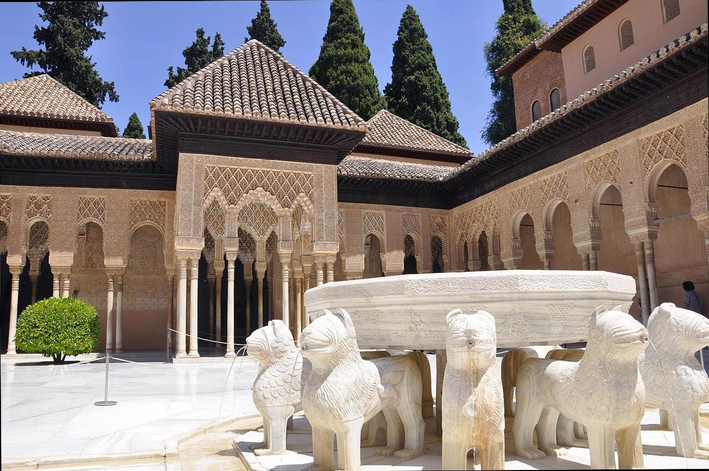 2024 Alhambra: Small Group Tour with Local Guide & Admission