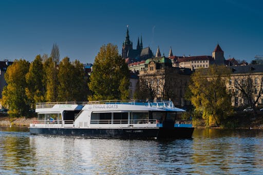 prague boat1.JPG