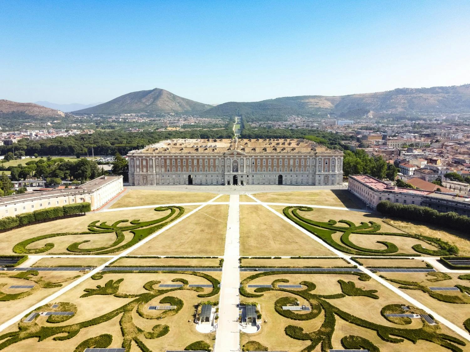 1. Italy_Naples_Caserta,_Royal_Palace_&_Gardens_72_JPG.jpg